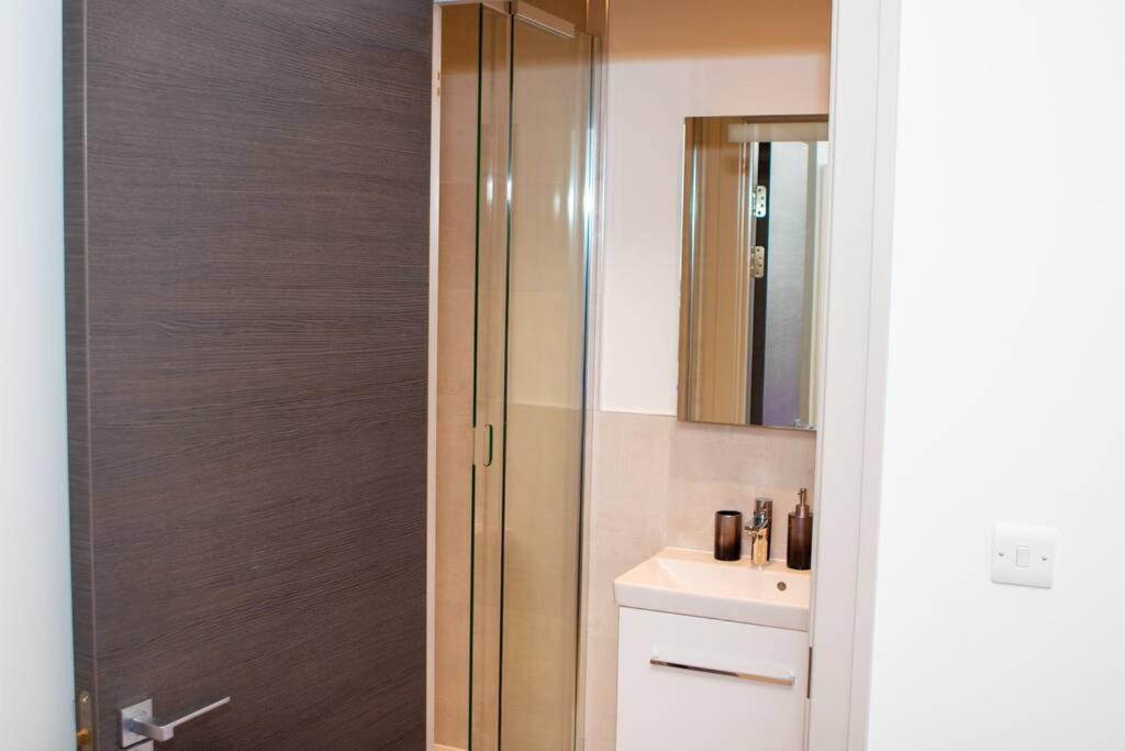 Stunning 1-Bedroom Flat In London! Εξωτερικό φωτογραφία